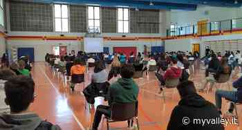 Assemblea generale degli studenti del Fantoni di Clusone dedicata all'Ucraina - MyValley.it