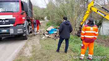Tevere, rimosse 12 tonnellate di rifiuti sotto il ponte di ferro