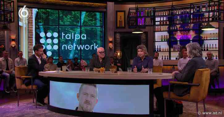 Derksen en Van der Gijp geloven Johnny de Mol niet: 'Het is natuurlijk gebeurd' - AD.nl