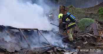 Gebouw brandt uit naast fietsostrade | Mol | hln.be - Het Laatste Nieuws