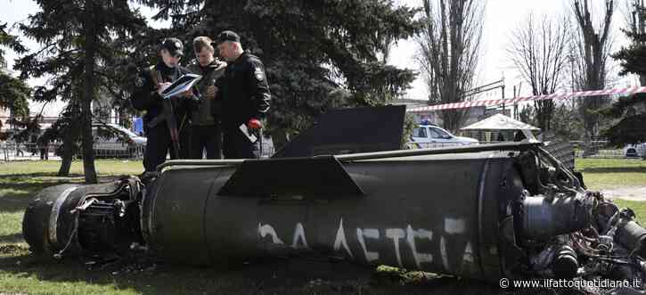 Strage di Kramatorsk | Il nome del missile, le caratteristiche, le dotazioni di Kiev e Mosca: tra scambio di accuse e l’ipotesi della falsa pista, ecco cosa sappiamo finora