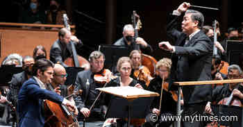 Review: A Chinese Concerto and a Romantic Classic Gaze Back