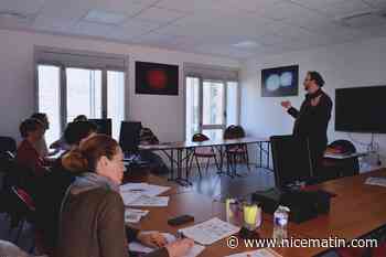 "Je veux parler français rapidement": des cours donnés aux Ukrainiens par le Secours populaire à Nice