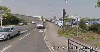 Police warning after street robbery attacks by moped riders in Hull - Hull Live