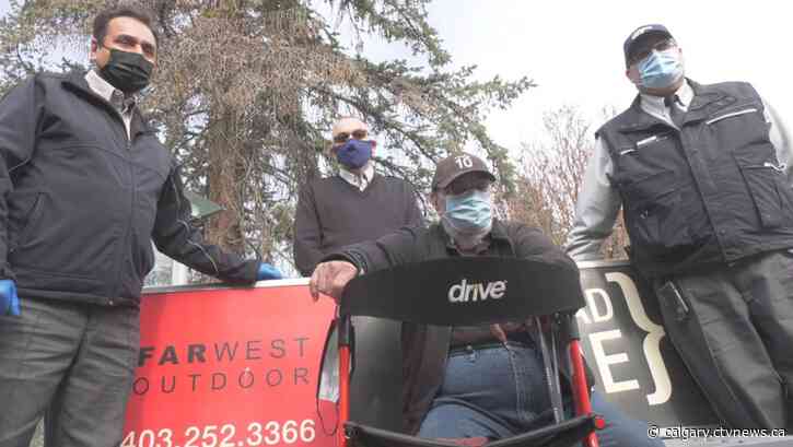 Team of Calgary Transit bus drivers return senior's wallet containing a large sum of cash