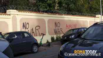 LETTORI - Graffiti anti Putin