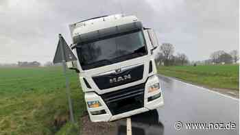 Lastwagen muss geborgen werden: 40-Tonner fährt sich bei Ausweichmanöver in Levern fest - NOZ