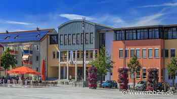 Kämmerin kündigt nach einem Tag: Der Lübbener Stadtverwaltung läuft das Personal weg - rbb24