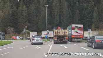 Verkehr in Schiltach - Tunnel werden gewartet – Lastwagen versperrt Kreuzung - Schwarzwälder Bote