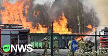 Zware afvalbrand Beerse: Civiele Bescherming ruimt smurrie in kanaal op - VRT NWS