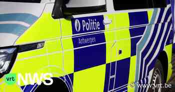 Bestuurder met levenslang rijverbod wil twee keer ontsnappen aan politie in Antwerpen - VRT NWS