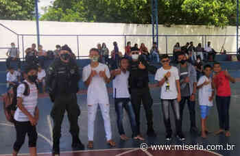 PM em Juazeiro estreita laços com alunos na ação do Grupo de Segurança Escolar - miseria.com.br