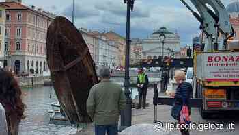 Trieste, recuperate due imbarcazioni dal canale di Ponterosso - Il Piccolo