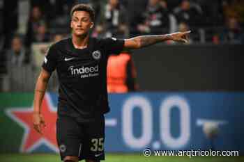 Cria de Cotia começa como titular, mas é expulso na Liga Europa contra o Barcelona - Arquibancada Tricolor