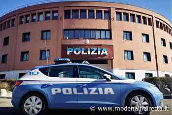 Modena, ragazzina picchia coetanea e posta un video: la polizia indaga - modenaindiretta.it