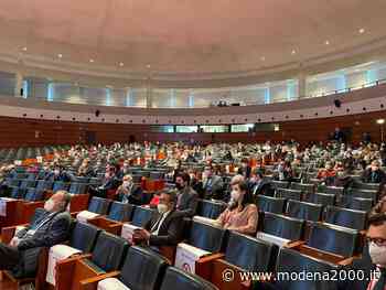 Gli esperti delle artoprotesi riuniti a Modena: si parla di infezioni e ri-protesizzazione - Modena 2000