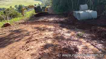Secretaria de Infraestrutura de Faxinal dos Guedes trabalha na melhoria das estradas - Canal Ideal