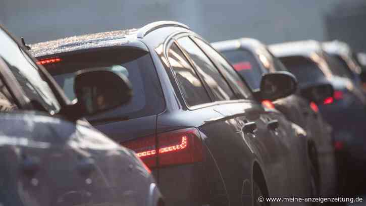Illegal aktivierte Baustellenampeln verursachen Stau