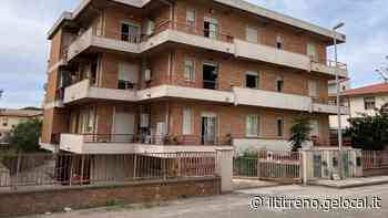 Cecina, scoppia un incendio nell'appartamento: paura in un palazzo del centro cittadino - Il Tirreno