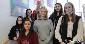 Ballons statt Bomben: Kunstprojekt am Dietrich-Bonhoeffer-Berufskolleg | Lokale Nachrichten aus Detmold - Lippische Landes-Zeitung