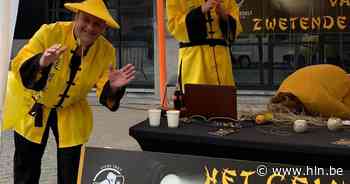 'Zwetende Chinezen' gaan vanavond in première in toneelzaal Zomergem - Het Laatste Nieuws