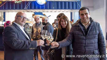 Taglio del nastro per il nuovo ristorante al centro Mir di Fornace Zarattini - RavennaToday