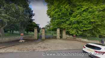 Three youths arrested after throwing stones at police cars in Burnley park