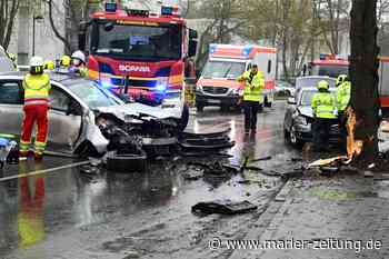 Schwerer Unfall in Marl - eingeklemmte Seniorin (93) aus Wrack befreit - Marler Zeitung