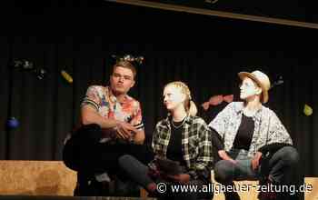 Theater am Vöhlin-Gymnasium in Memmingen - Aufführung von Berthold Brecht: Der aufhaltsame Aufstieg des Arturo Ui - Allgäuer Zeitung