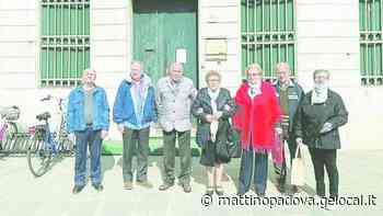 Anziani di Este sfrattati dal loro circolo: «Ci hanno lasciati senza sala». Per strada 180 nonni - Il Mattino di Padova