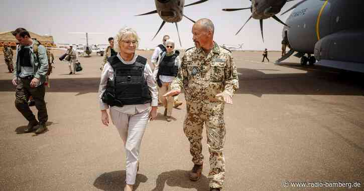 Lambrecht stellt Engagement der Bundeswehr in Mali infrage