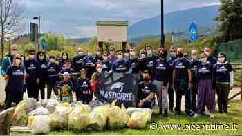 Ascoli Piceno, giornata nazionale 'Plastic Free': la sezione cittadina all'opera per pulire le sponde del Castellano - picenotime.it