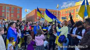 Une centaine de personnes réunies à Nice pour la paix en Ukraine - France Bleu