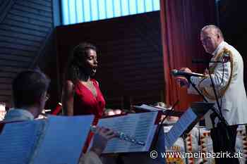 Puchberg am Schneeberg: Die Gardemusik, Schaumrollen und eine starke Frauen-Stimme - meinbezirk.at