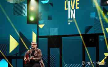 Live In Bari, l'intervista a Brunori Sas. VIDEO - Sky Tg24