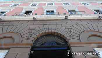 Bari, patteggiò per corruzione e falso all'Anagrafe: il Comune lo licenzia - La Repubblica