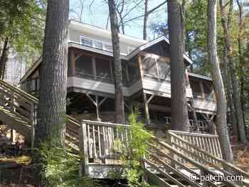 A Waterfront Cottage On Lake Winnipesaukee With Amazing View: NH Wow - Patch