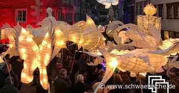 MIT VIDEO: Leuchtende Wesen der Lüfte schweben durch Ravensburg - Schwäbische