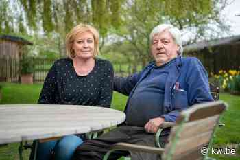 Kunstsmeden aan de slag voor Oekraïne op parking aan gemeentehuis Lendelede - KW.be - KW.be