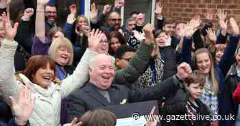 'It's just incredible': Artist Mackenzie Thorpe unveils new painting at South Bank school opening - Teesside Live