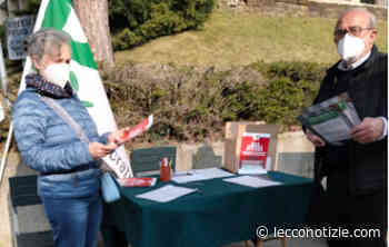 Olgiate, tante firme al banchetto del Pd "Sos Medici di base" - Lecco Notizie