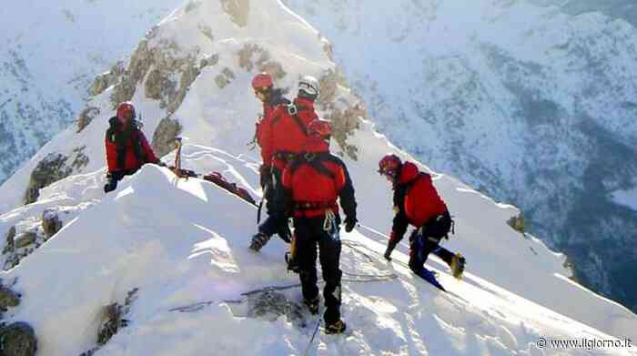 Cuneo, valanga travolge 4 scialpinisti. Uno è disperso - IL GIORNO