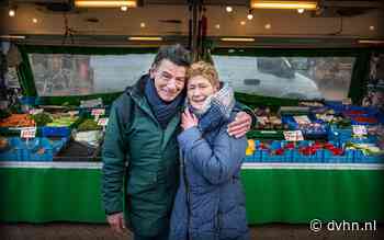 Voor het laatst tomaten halen bij Jan & Paula Aal. Afscheid van een groenteboer van de Vismarkt in Groningen. 'Het huilen staat me nader dan het lachen' - Dagblad van het Noorden