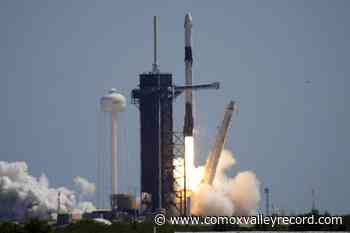 SpaceX launches 3 visitors to space station for $55M each - Comox Valley Record