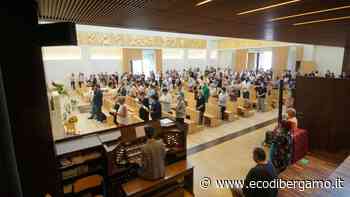 Dalmine, l'ultima carezza a Ilaria: «Il tuo sorriso e la tua forza per sempre con noi» - Cronaca, Dalmine - L'Eco di Bergamo