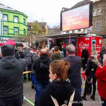 Essen: Karl Lauterbach bekommt Lob und Pfiffe in Kupferdreh - Radio Essen