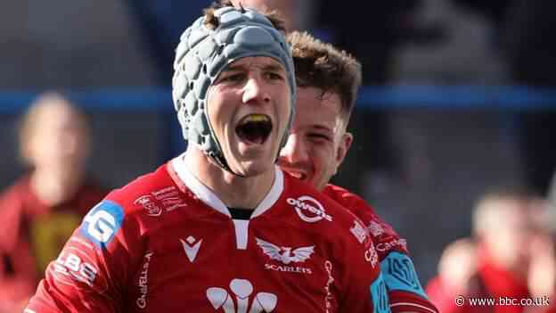 United Rugby Championship: Scarlets hammer Cardiff 49-14 at the Arms Park - BBC