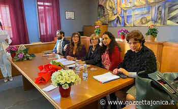 La gioia nel cuore traspare dal libro "Ogni alba ha sempre il suo sole" di Annamaria Briguglio - Gazzetta Jonica