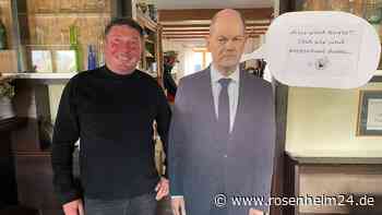 Alles wird teurer, Hilferuf vom Chiemsee: Inselbräu stellt Papp-Kanzler auf