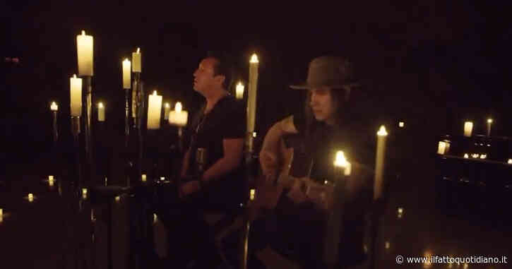 Julian Lennon rompe il ‘giuramento’ e canta Imagine del papà John durante un concerto per l’Ucraina